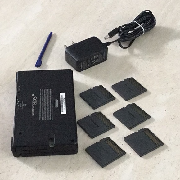 Nintendo DSi Console & 6 Nintendo DS Games Handheld System & Charger Toy Story - Picture 12 of 16